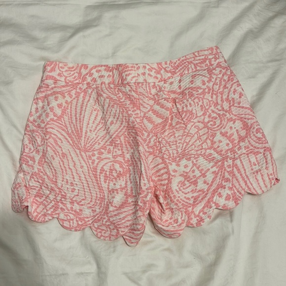 Pink & White Lilly Pulitzer Buttercup Short Scalloped Hem Size 0 - Picture 2 of 3
